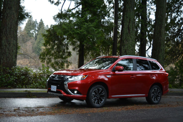 Ontario won’t give EV rebates to luxury vehicles anymore