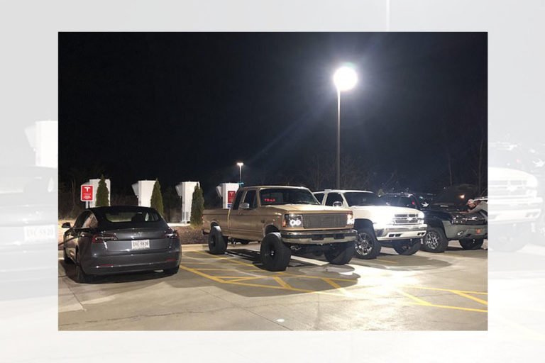 Pickups blocking Tesla superchargers