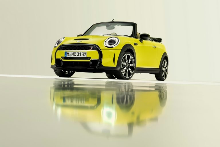 Mini Will Sell Electric Convertible Models By 2025