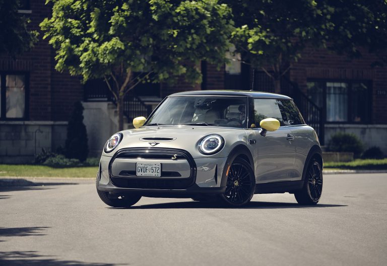 Should You Buy a 2022 Mini Cooper SE?