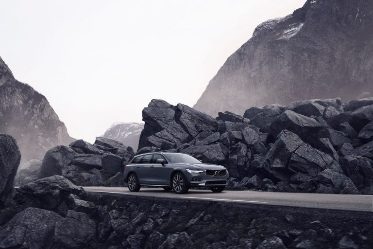 The Volvo V90 Cross Country Gets New B6 Hybrid Engine