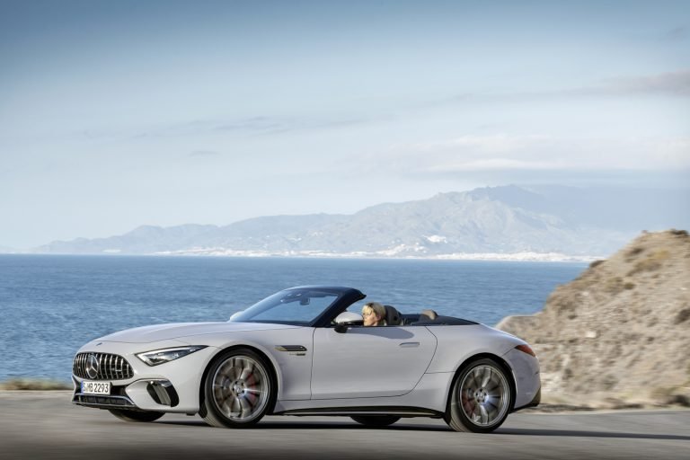 The All-New 2022 Mercedes-Benz SL Gets a Soft Top and V8 Engine