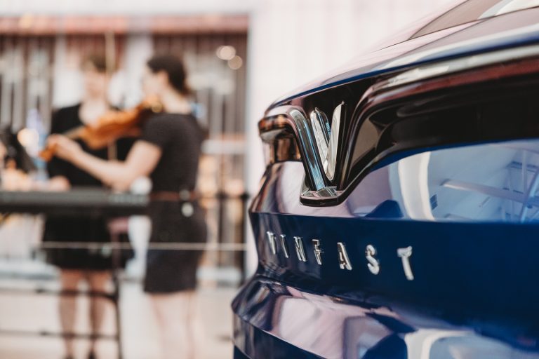 VinES and Li-Cycle will Recycle EV Batteries Together