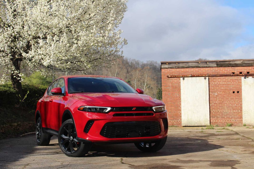 2023 Dodge Hornet GT First Drive Review: Performance Buzz - Motor