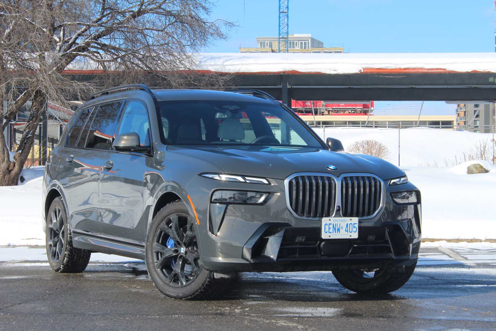 2023-BMW-X7-xDrive40i-02-MD 2023 BMW X7