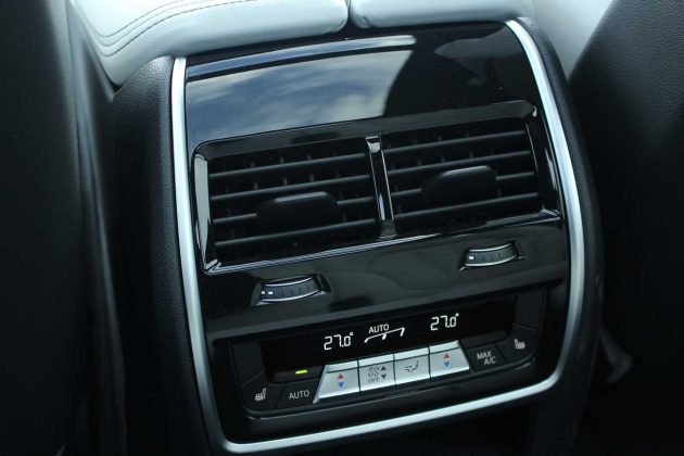 2023 BMW X7