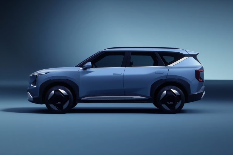 Kia Gives a Better Look at the Interior and Exterior of the New EV5