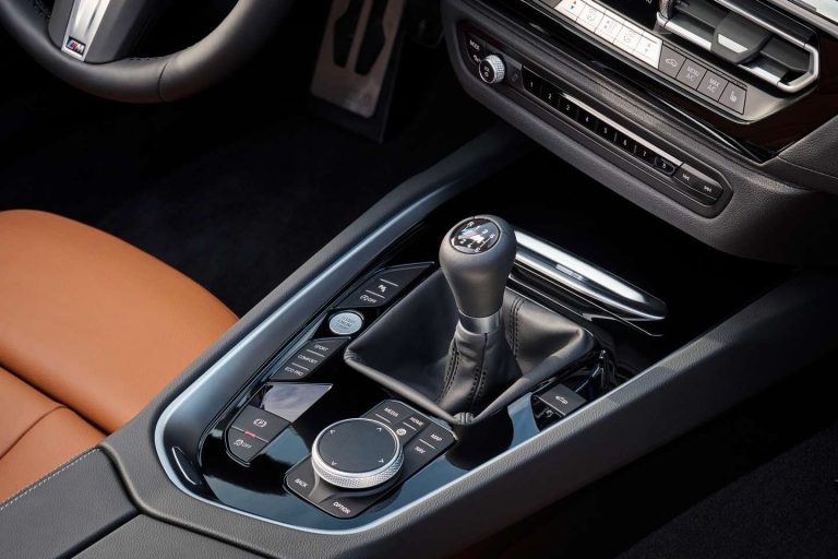 2025 BMW Z4 M40i Gets Six-Speed Manual