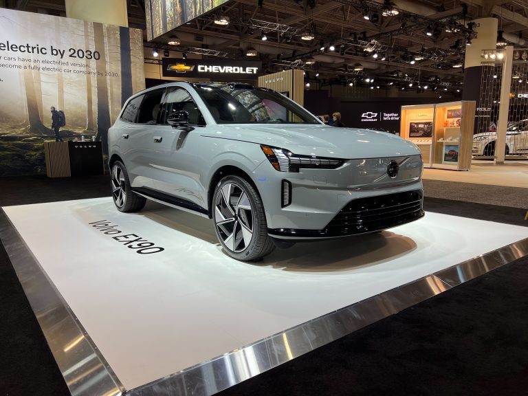 Volvo Returns to the Canadian International AutoShow with the Launch of the EX90