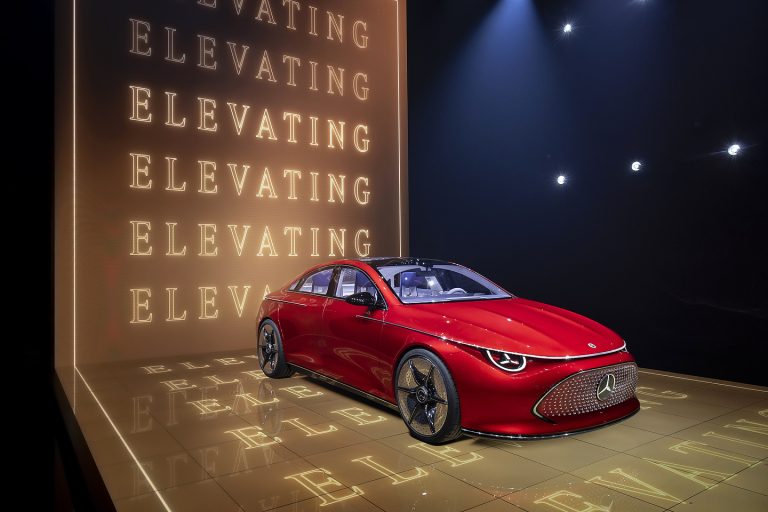 Mercedes-Benz Plans C-Class EV in 2026