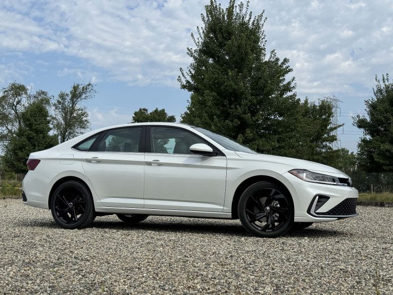 2025 Volkswagen Jetta and Jetta GLI: A Refreshed Compact Classic for Under $26k