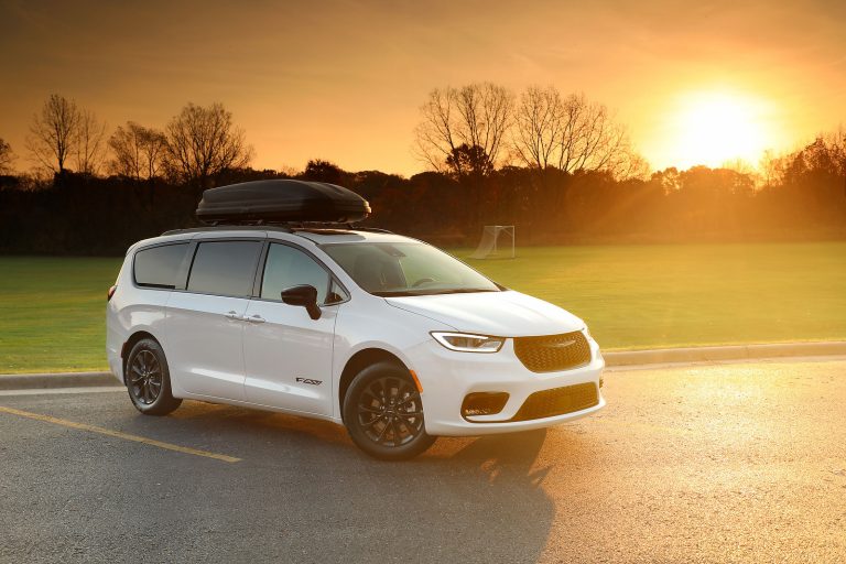 Chrysler Debuts 2025 Pacifica Family Adventure Vehicle (FAV) Edition