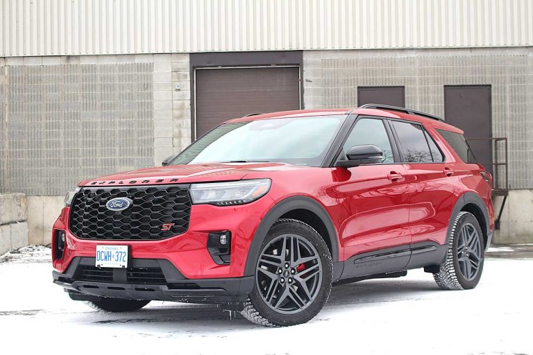 2025 Ford Explorer ST