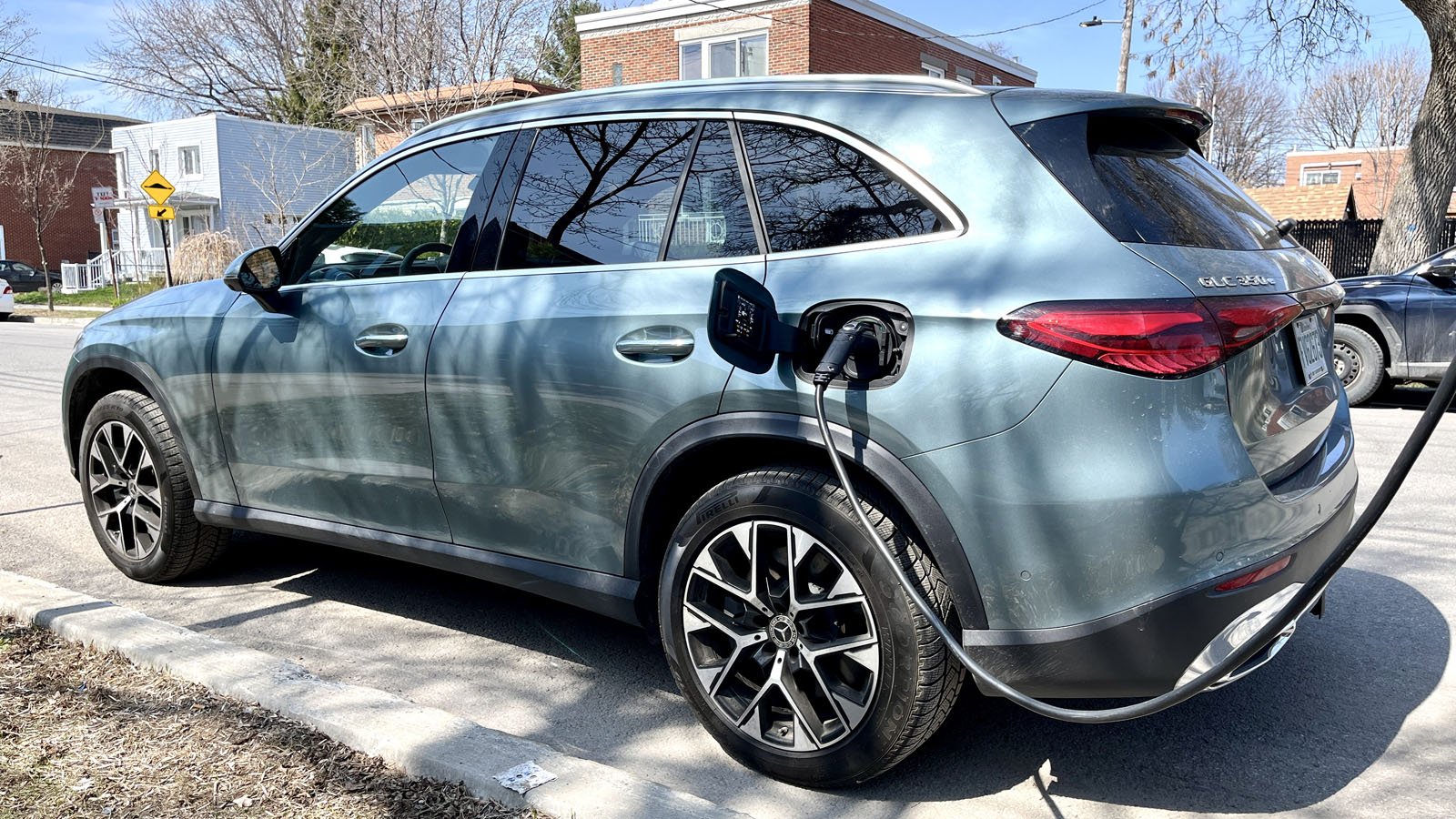 2025 Mercedes-Benz GLC 350e 4Matic | Photo: Germain Goyer