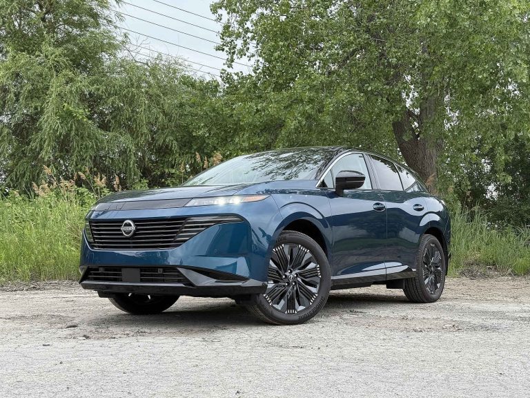 2025 Nissan Murano Review: A Familiar Friend Finds Its Footing Again