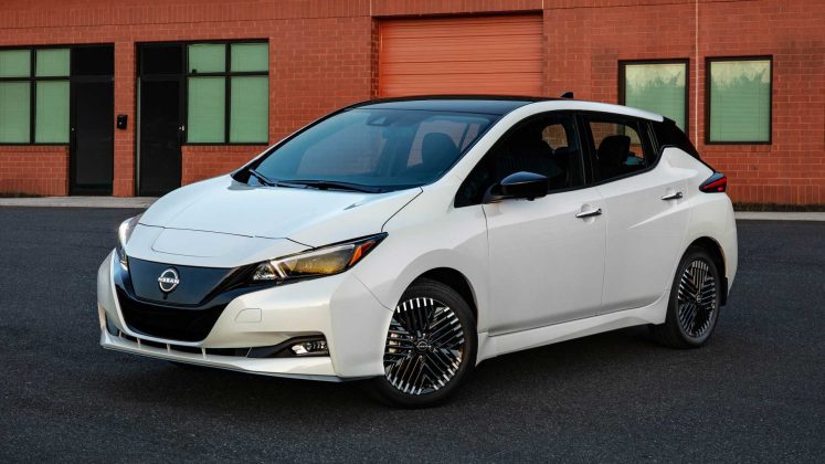 2025 Nissan LEAF