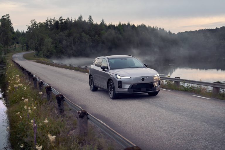 Volvo Launches Long-Range 140+ km Electric Range XC70 Plug-In Hybrid