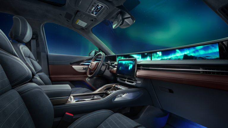 Lincoln Adds Blue and Brown “Aurora” Black Label Trim to the 2026 Nautilus in the United States