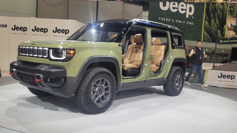 Jeep is Serious About How Serious an Off-Roader the Recon is With Innovative Winch Idea