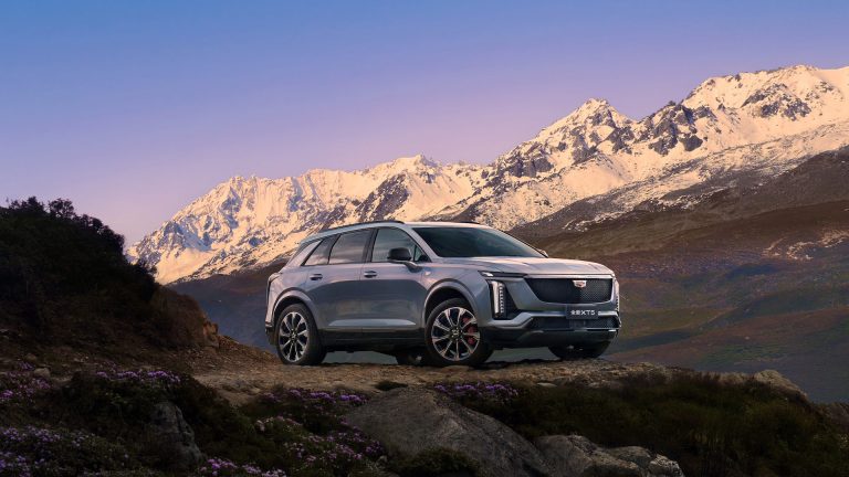Cadillac Prepares 2027 XT5 Plug-In Hybrid with Global Market in View