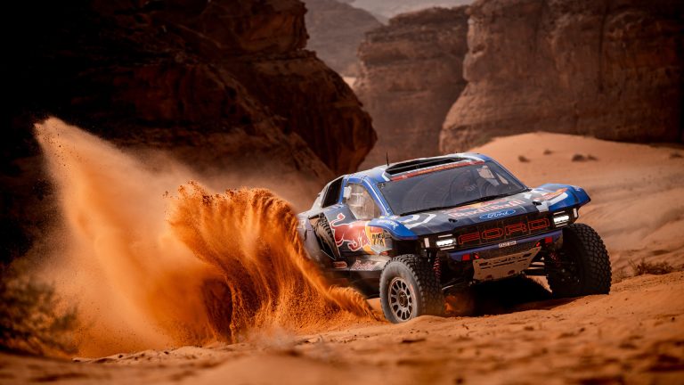 Ford Plans Road-Going Dakar-Inspired Raptor with Hybrid V8 Mustang Power