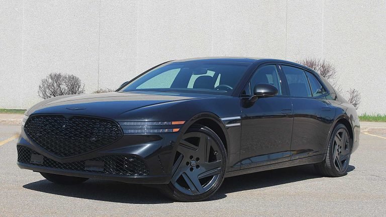 2026 Genesis G90 Prestige Black