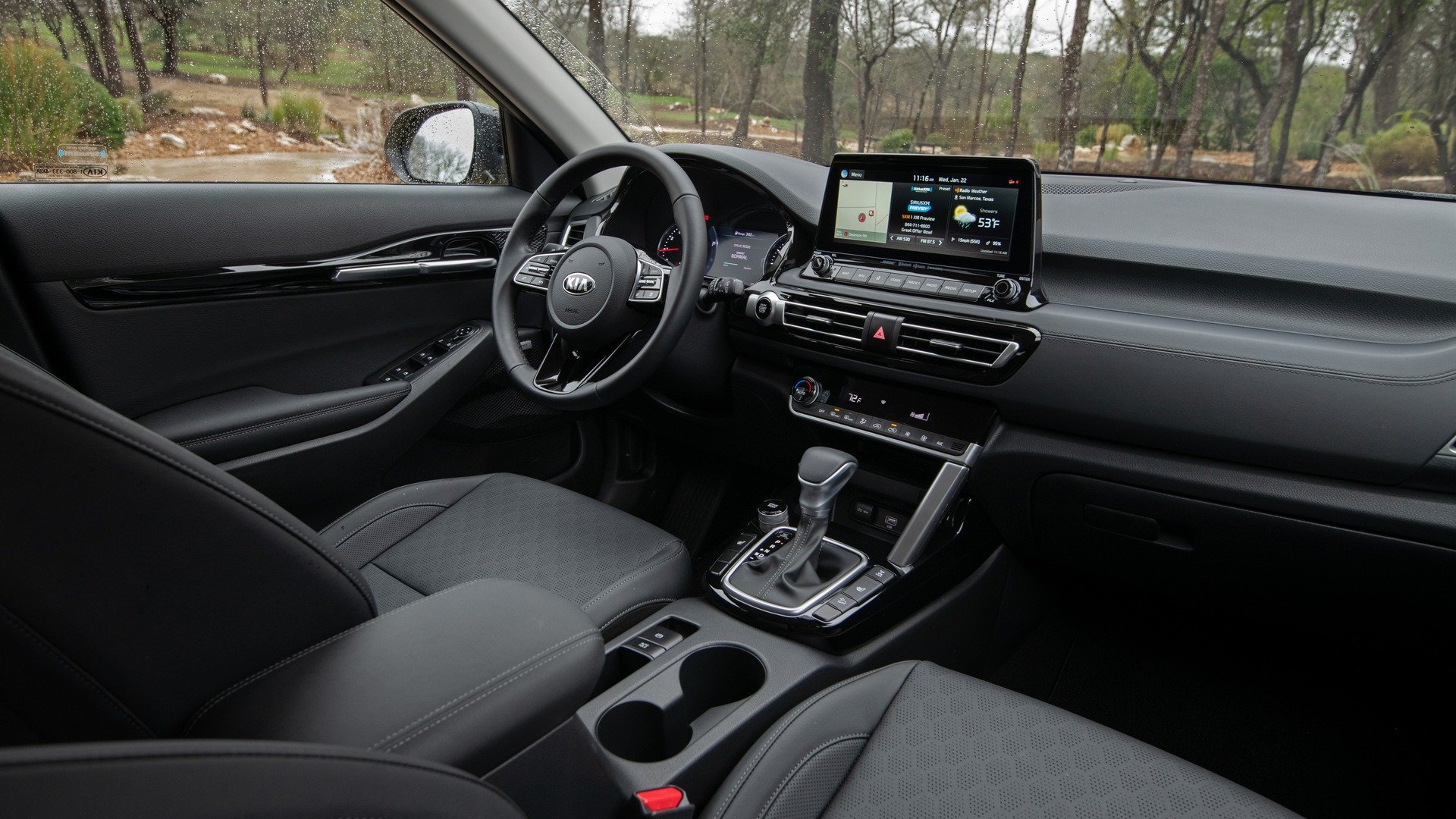 Driver's area and centre console of the 2021 Kia Seltos