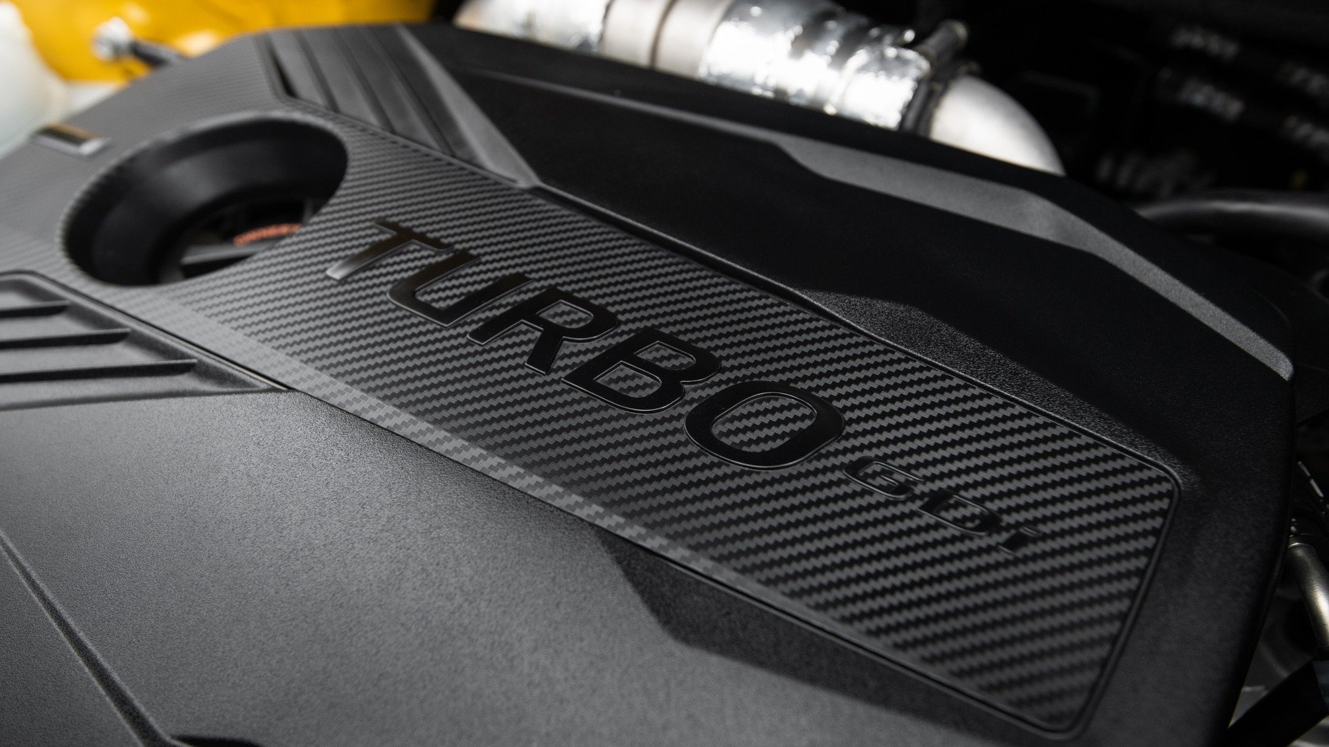 Turbo-marked engine cover of the 2021 Kia Seltos