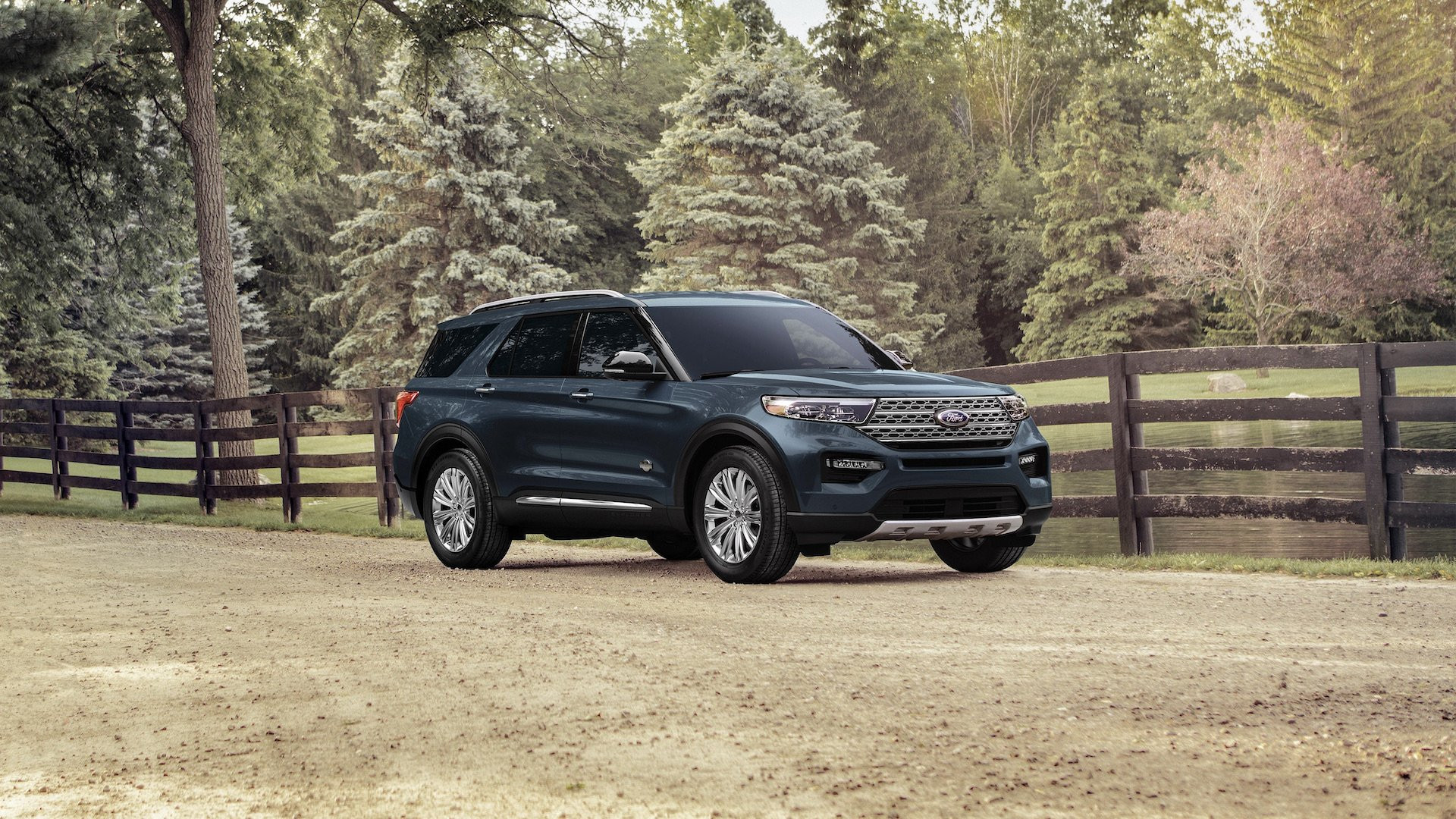 2023 Ford Explorer King Ranch in Stone Blue.