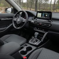 Driver's area and centre console of the 2021 Kia Seltos
